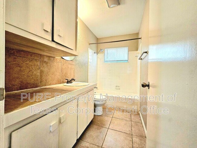Building Photo - 4833 Mokry Dr