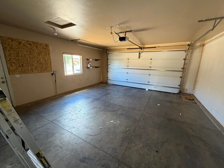 2 car garage - 86 W 1965 S