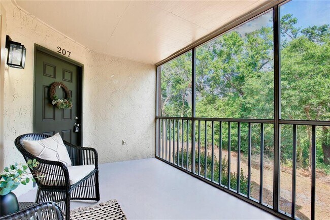 Building Photo - 956 Salt Pond Pl