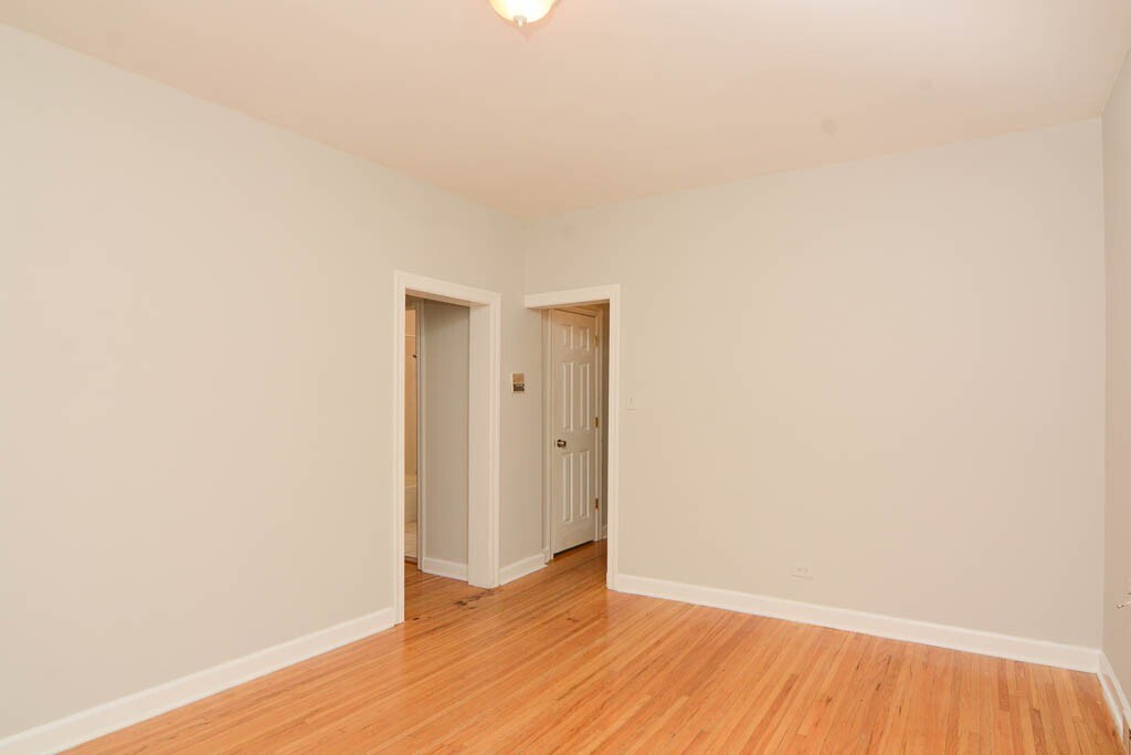 Building Photo - 714 W Barry Ave