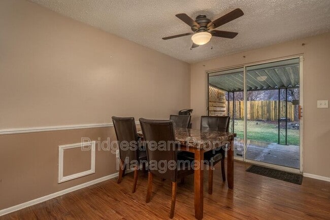 Building Photo - 5209 Pitcairn Rd