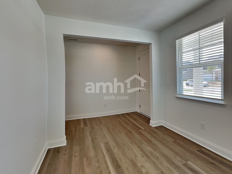 Building Photo - 9178 Henley Ave