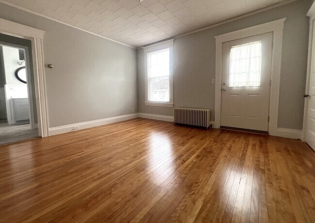 Building Photo - 258 Highland St