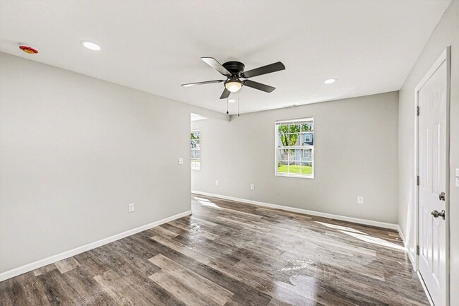 Building Photo - Renovated 2 Bed 1 Bath Home