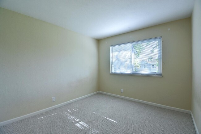 Building Photo - Remodeled townhouse with AC, Top Cupertino...