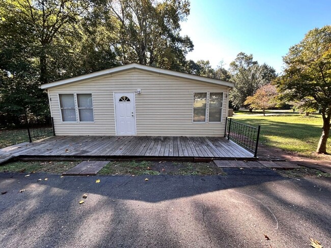 Building Photo - COZY 3 BR 2 BA located in Mount Holly  ***RENT SPECIAL : 1/2 OFF FIRST MONTH OF RENT!!!