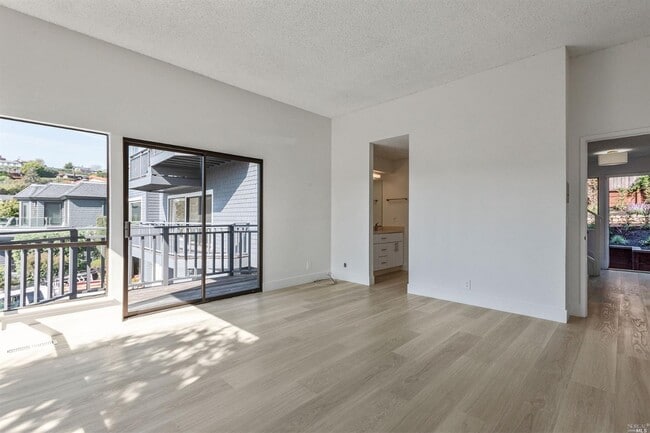 Building Photo - 15 Linda Vista Ave