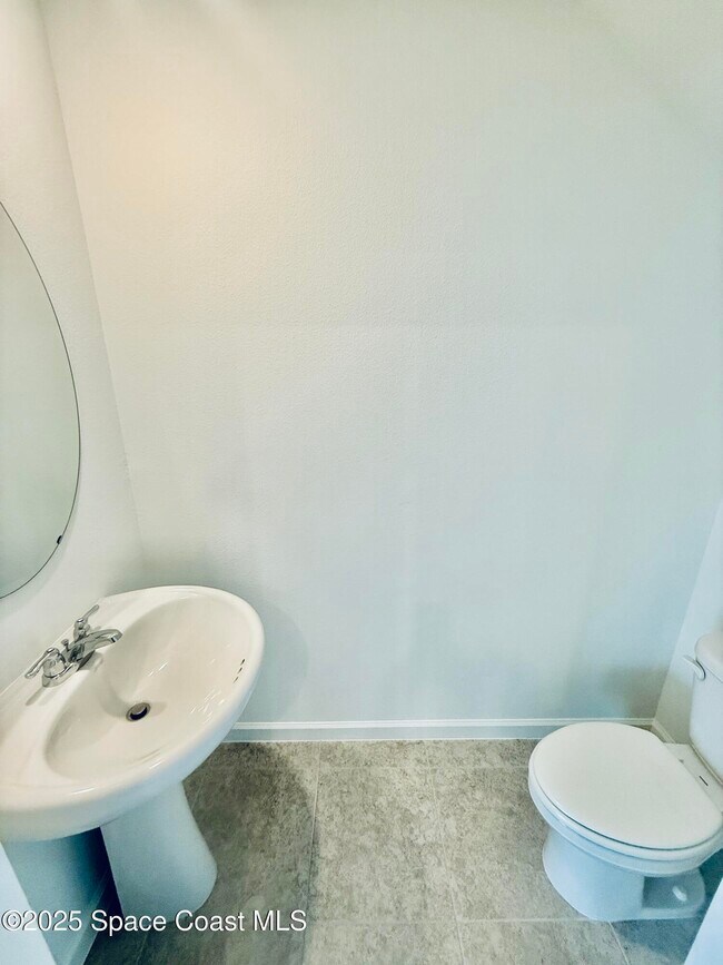 Building Photo - 1858 Bluewater Ln