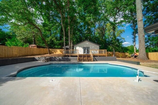 Building Photo - 3154 N Druid Hills Rd