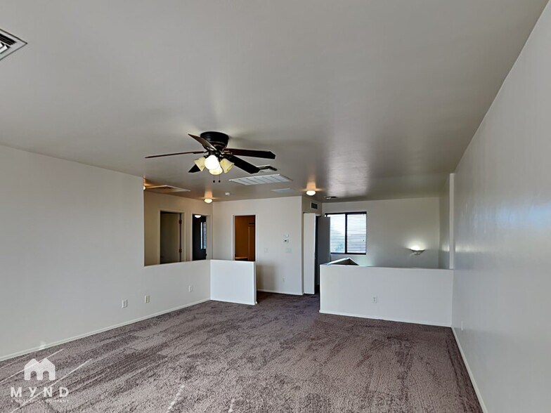 Building Photo - 783 W Flaming Arrow Dr