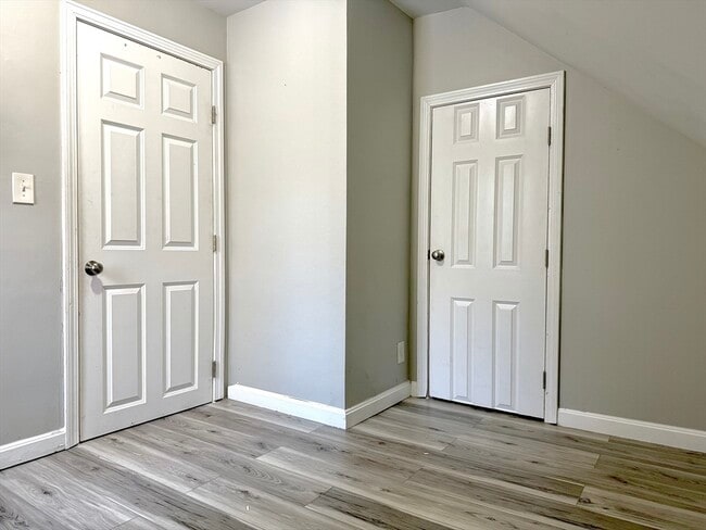 Building Photo - 32 Jerry Way