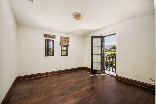 Building Photo - The Bluff's Unfurnished 3 bdrm Home
