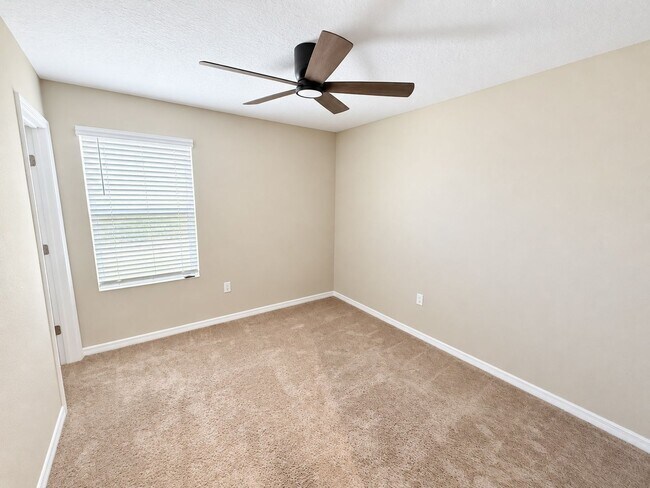 Building Photo - 5548 Summer Sunset Dr