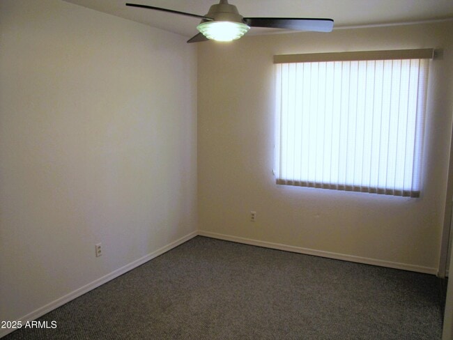 Building Photo - 1516 Hummingbird Ln