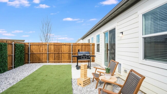 Building Photo - North Elm Street, Denton, TX 76207 - 2 BR ...