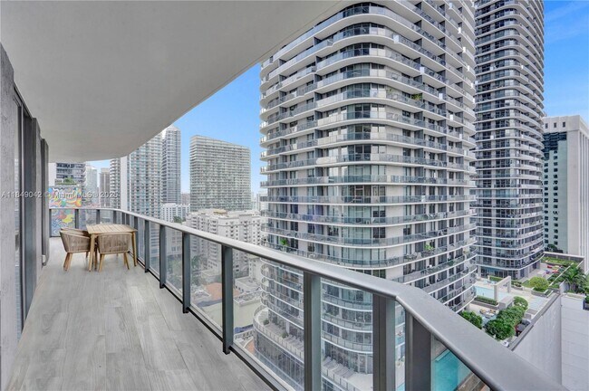 Building Photo - 801 S Miami Ave