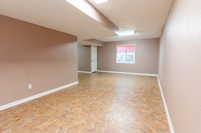 Building Photo - 9234 Red Fern Ln