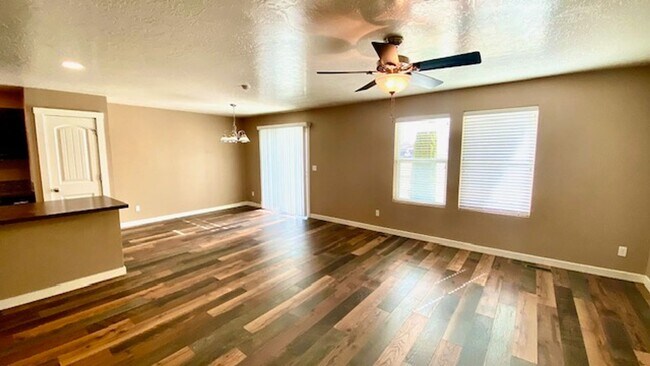 Building Photo - 3 Bed (+ bonus room) 2 Bath Home in Meridi...