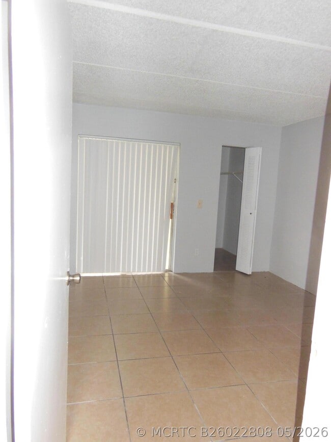 Building Photo - 103 Meadows Cir