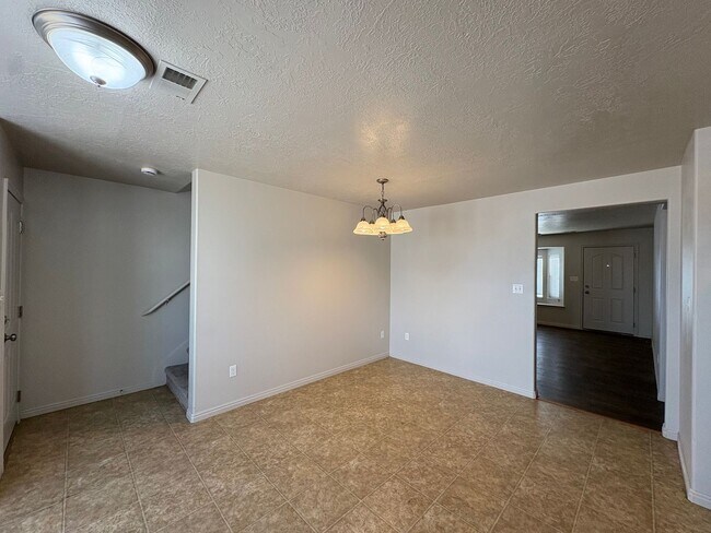 Building Photo - Clark Parkway Home