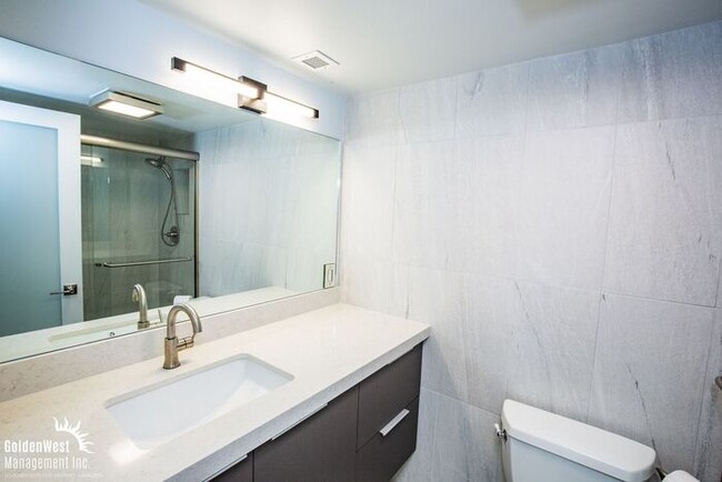 Building Photo - High end upgraded 2Bdm 2Ba Condo minutes f...