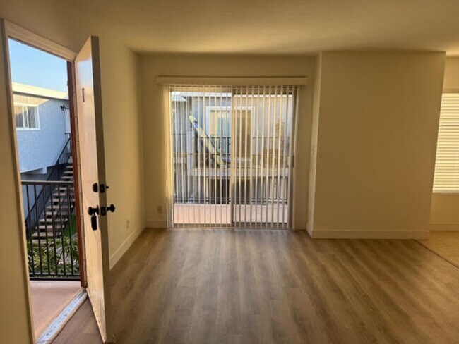 Building Photo - 16811