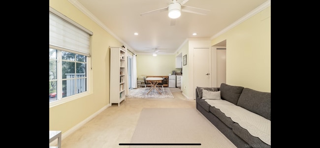 Building Photo - 15094 Avenida Venusto