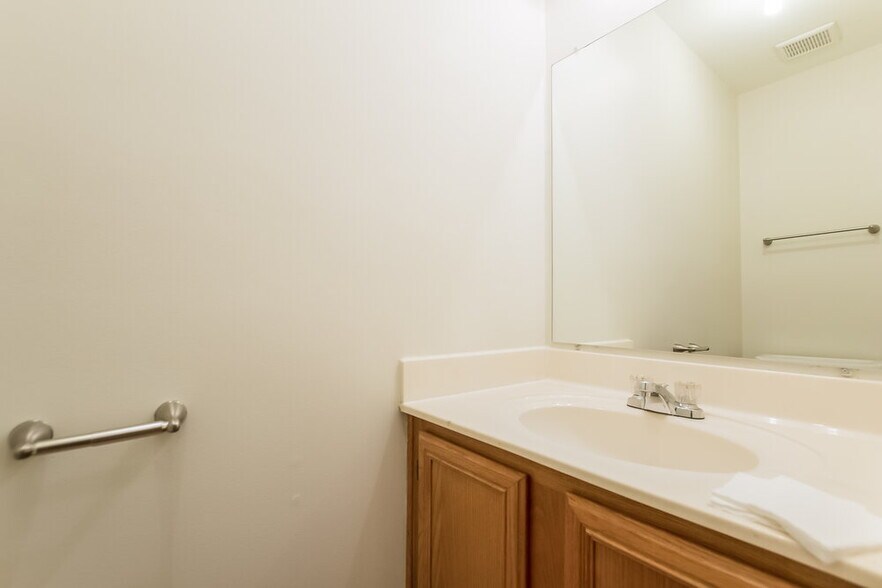 Building Photo - 4118 Huntcliff Dr