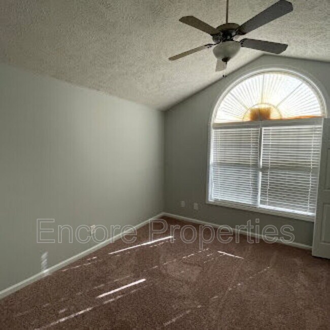 Building Photo - 1240 Chimney Swift Dr