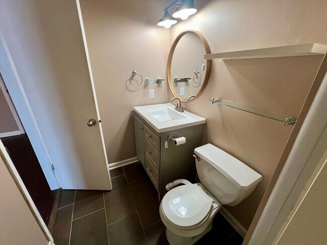 Building Photo - 805 Castalia Dr