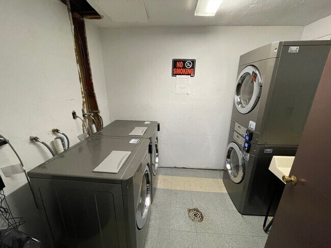 Building Photo - 16 Erick Rd