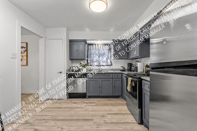 Building Photo - 12811 Pandora Dr