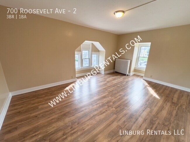 Building Photo - 700 Roosevelt Ave