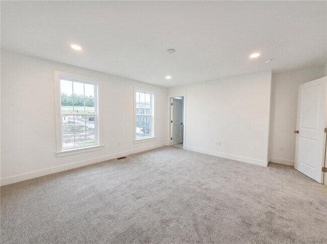 Building Photo - 317 Palisade Wy