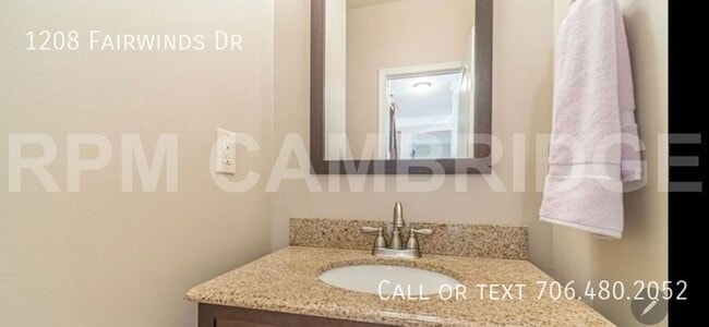 Building Photo - 1208 Fairwinds Dr