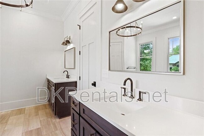 Building Photo - 2272 Abby Ln NE