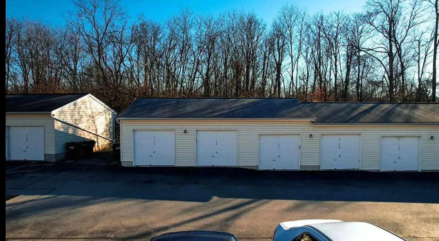 Building Photo - 648 Friars Ln