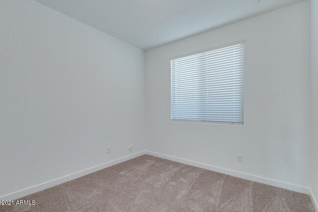 Building Photo - 7276 S 22nd Ln