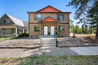 Building Photo - W Shannon Duplex