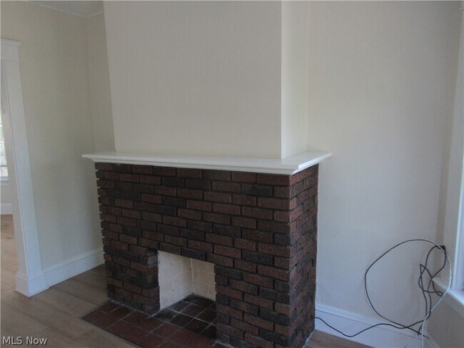Building Photo - 1518 Ridgewood Ave