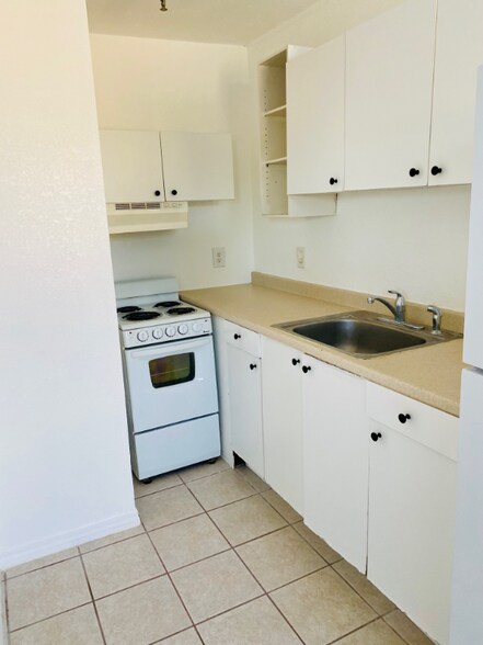 Building Photo - 630 Brevard Ave