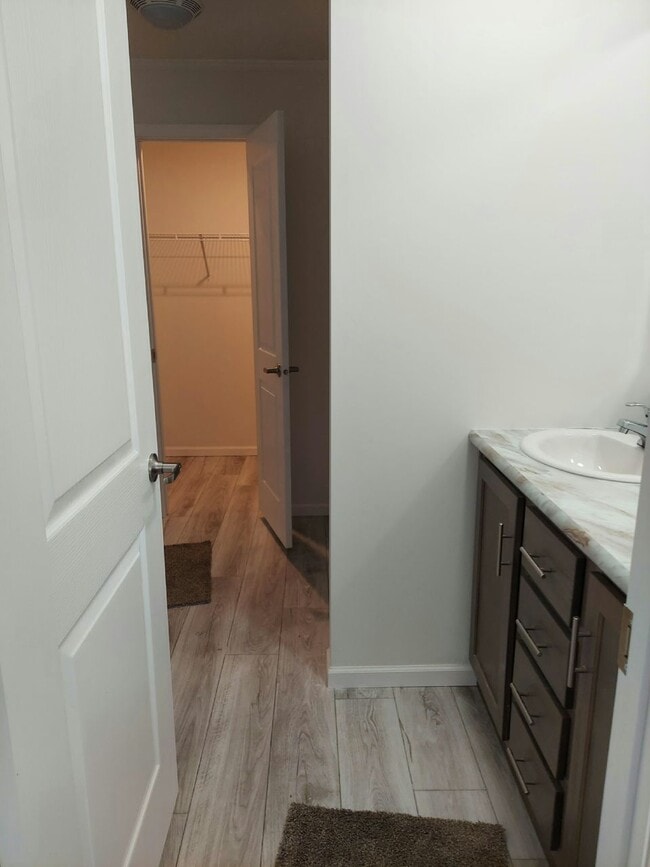 Building Photo - 52522 Willow Wood Ct
