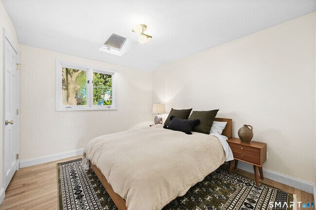 Building Photo - 8 Millard St