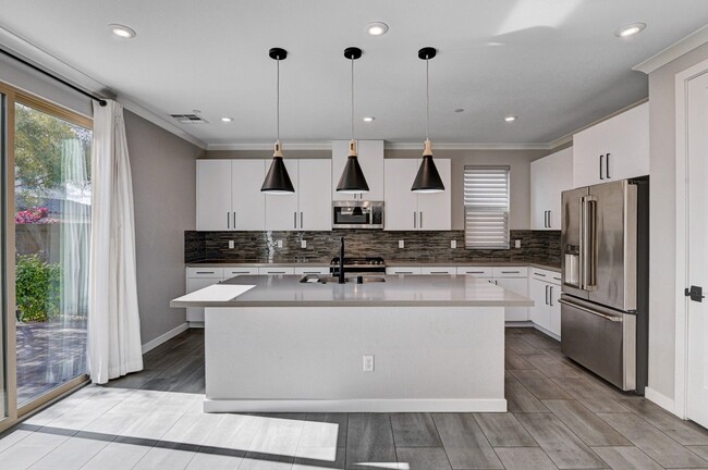 Building Photo - STUNNING 2 Story, 3 Bedroom Home in INSPIR...