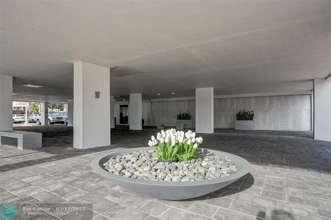 Building Photo - 3750 Galt Ocean Dr