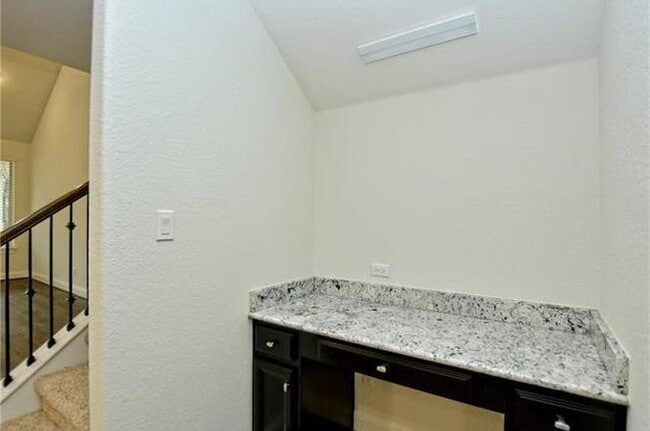 Building Photo - 15821 Cinca Terra Dr