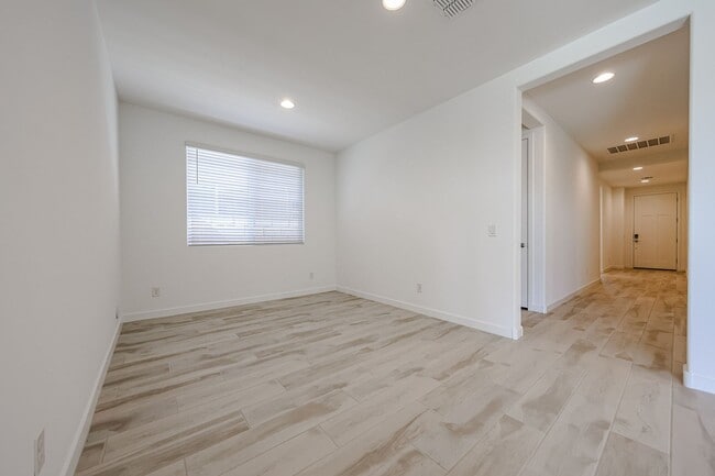 Building Photo - Recently Build 4-Bedroom Home in Goodyear with Upgrades & Resort-Style Amenities