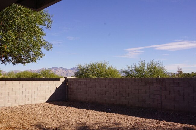 Building Photo - Popular Location, 3Bdm 2Ba Home