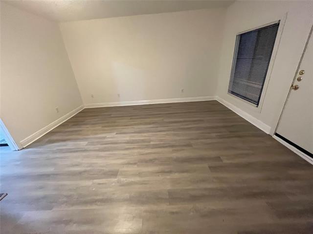 Building Photo - 916 Tulip Trail