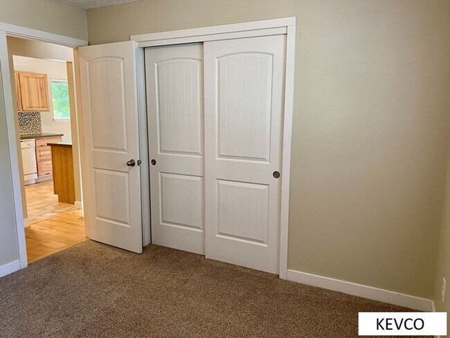 Building Photo - Remodeled Home With Huge Backyard